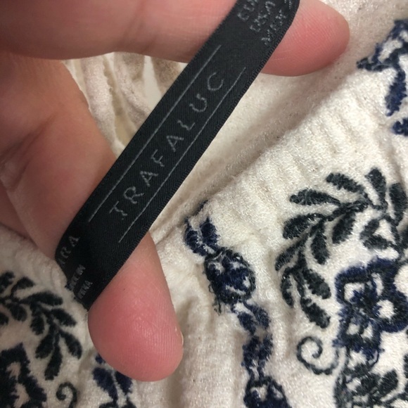 Zara TRAFALUC embrodred top size xs 0546 - Picture 2 of 3